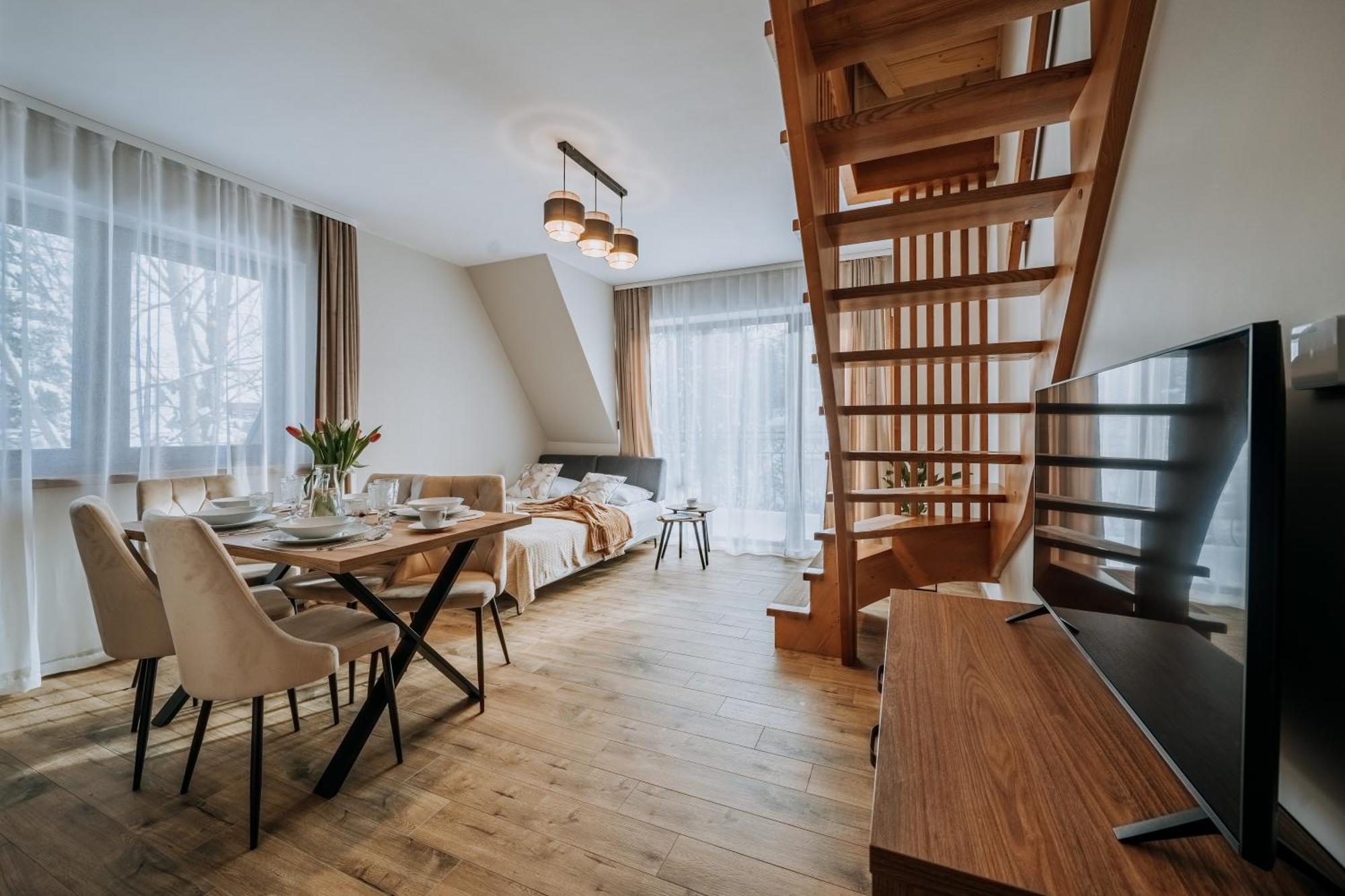 One-Bedroom Apartment with Balcony,1745175840:JPEG